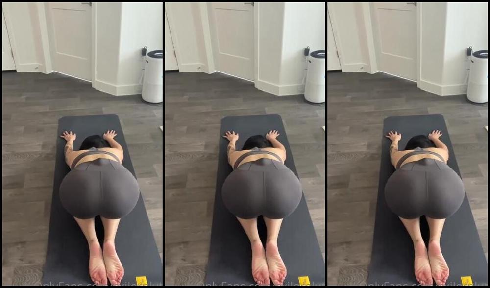 Asmr Lovetera Nicknamed Loveteraa Asmr 01 08 2023 Onlyfans Video I Love Doing Yoga To Stretch My Body Out In The Mornings Dd