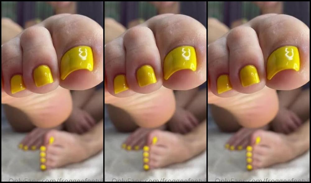 Froggeevip Onlyfans Look How Soft My Feet Are Selfworship With Lot Of Saliva