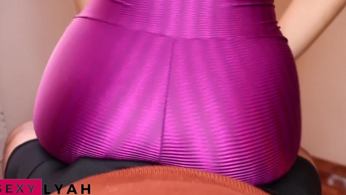 Sexylyah Nicknamed Sexylyah Onlyfans Lap Dance Wearing My New Tight Leggings