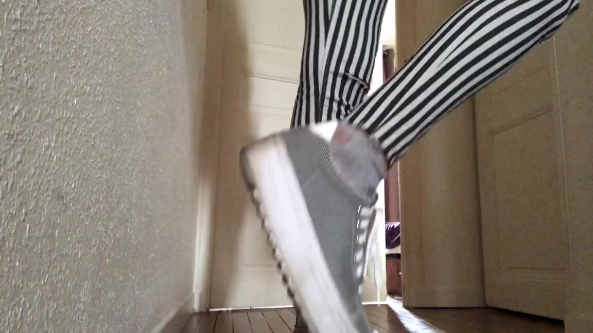 Goddessgaelle Nicknamed Badgaelle Onlyfans Pour Les Lche Semelles