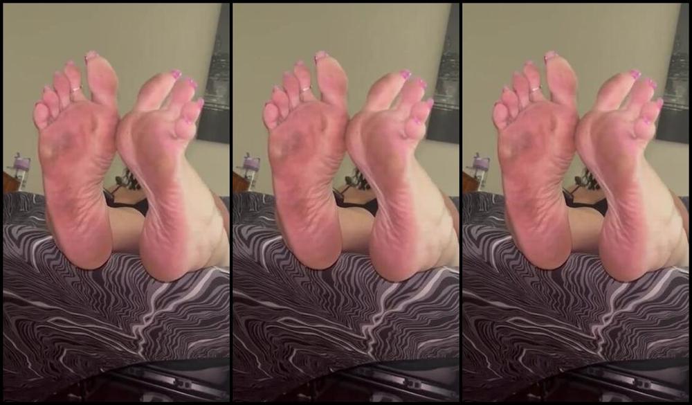 Ukfoot Mistress Onlyfans My Home Wrecking Foot Boy Where He Belows For His Morning Dirty Feet Worship Telling2P