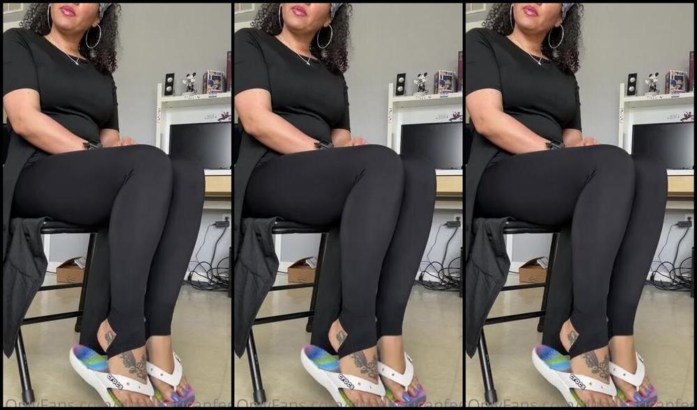 Deedeericanfeet Onlyfans As Requested Stirrups And Crocs