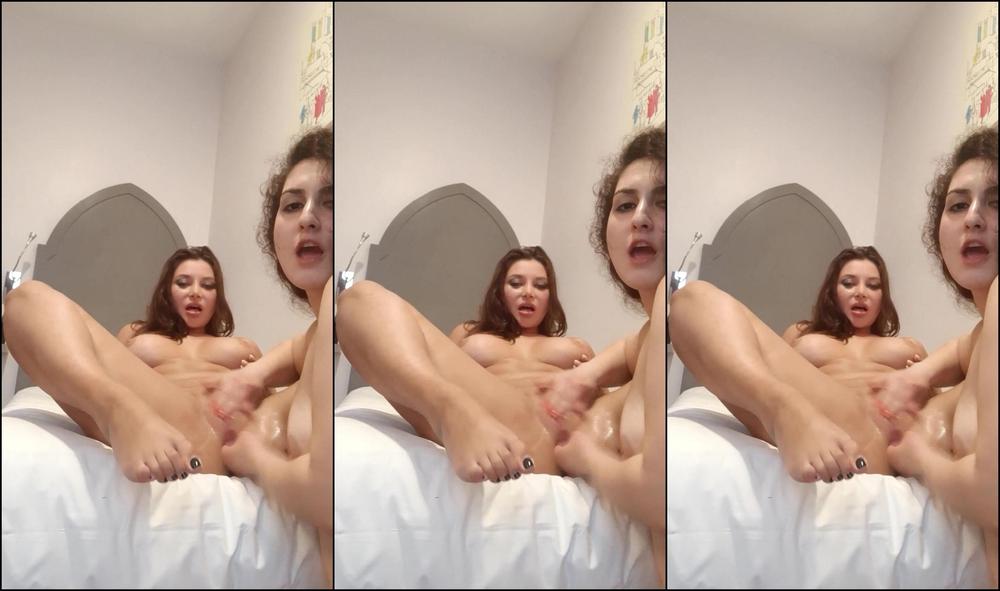 annapolinaxxxx-24-06-2019-39283705-un-bon-squirt-pour-commencer-la-semaine-en-beaut-.-star-the-week-with-a-squirt.