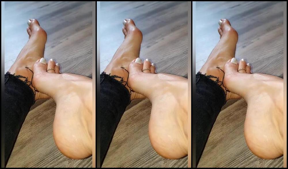 Sofiastoe Aka Sofiastoes Onlyfans Its Time For You To Stare And Stroke Rise And Shine