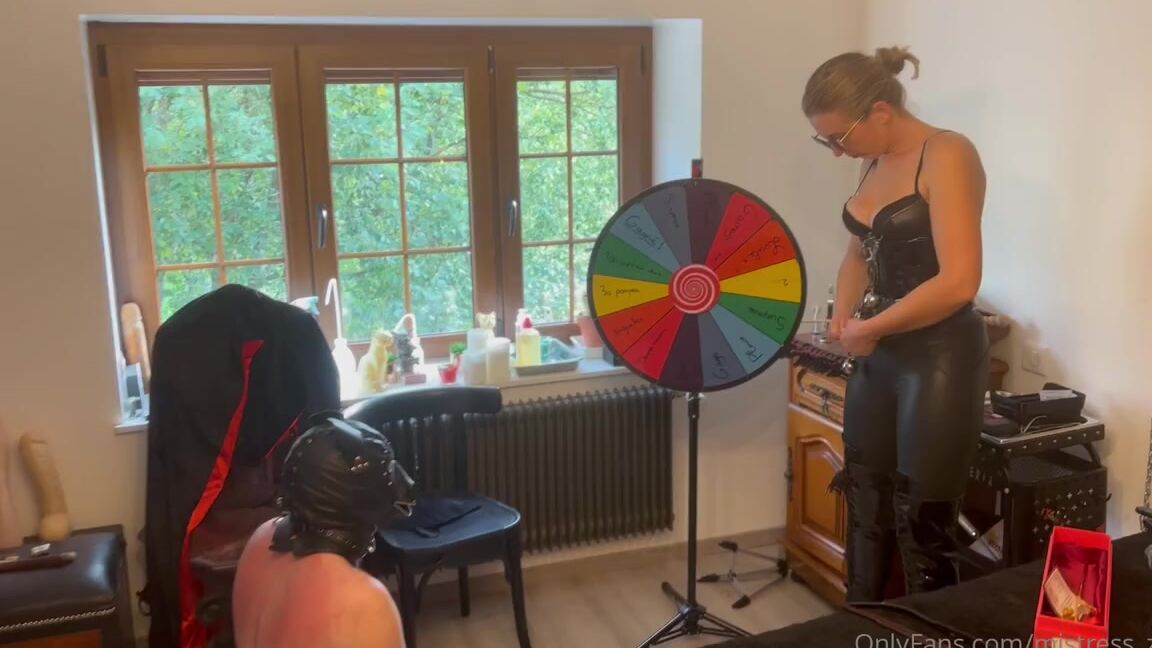 Mistress Zeida Onlyfans Video Nipple Play With Heavy Iron Clamps