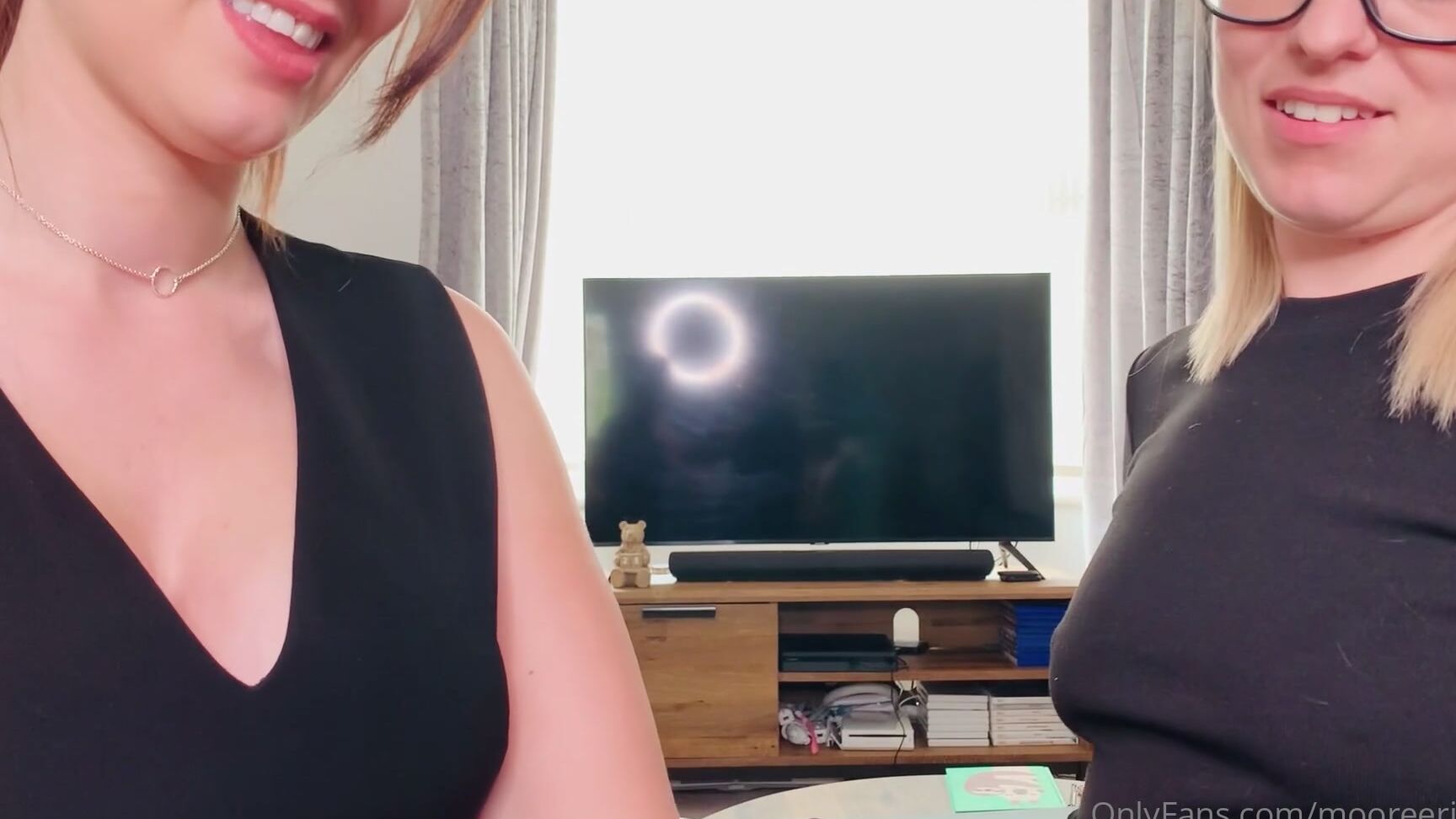 Mooreerinxxx Me And Innocenthotwifexxx Team Up On Photographerdbx