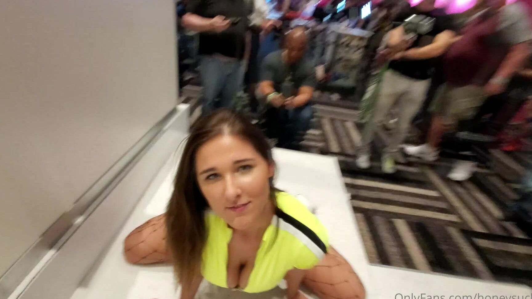 honeysuckle19-15-09-2021-2221730929-mannnn-im-sooo-ready-to-have-an-in-person-avn-again