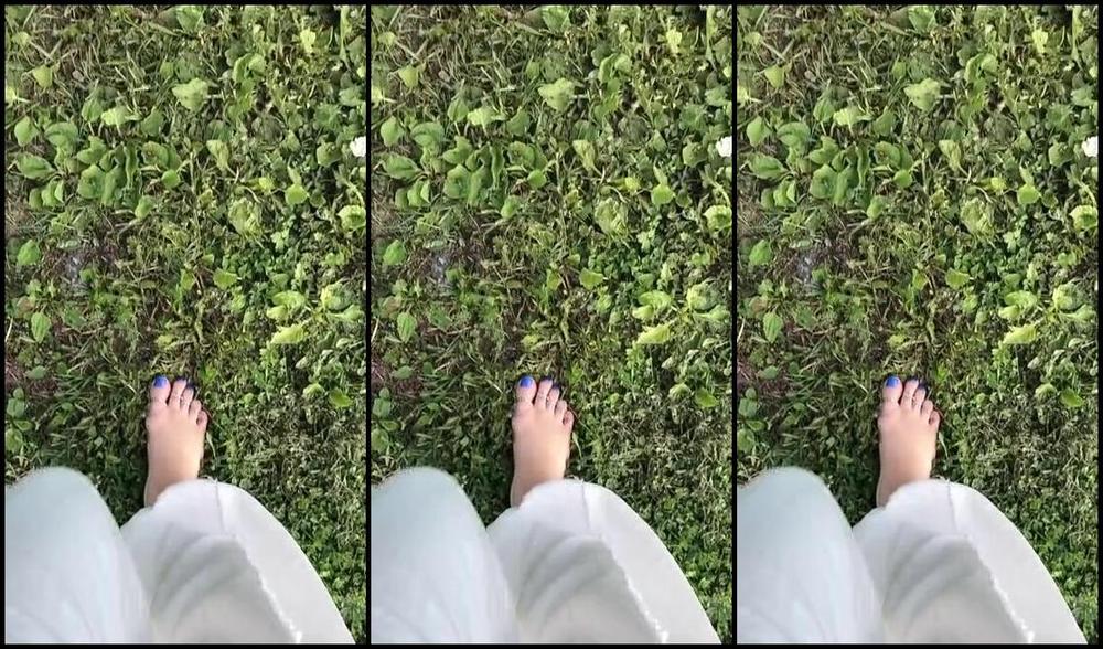 Frejas Submissive Feet Nicknamed Frejassubmissivefeet Onlyfans Just A Little Peaceful Walk In Nature Enjoying The Silence And Sound Of Grass Birds Water