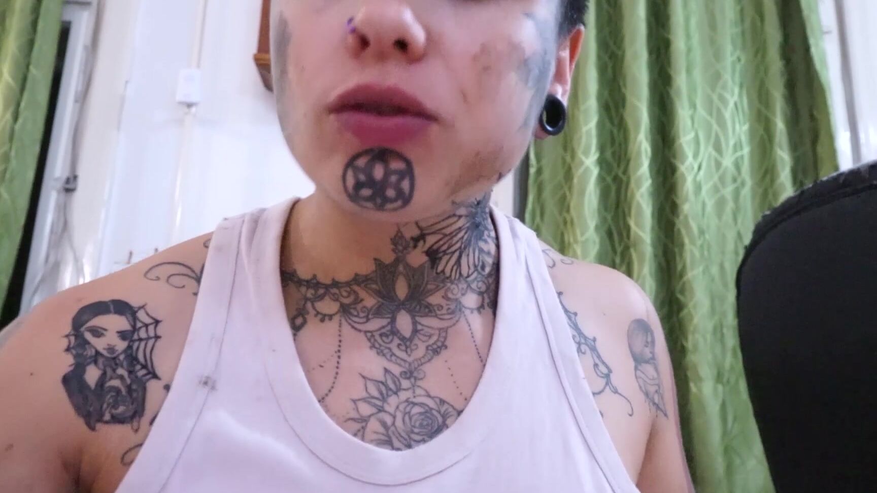 GymBabe - The Homeless I Eat Till I Feel Sick ManyVids