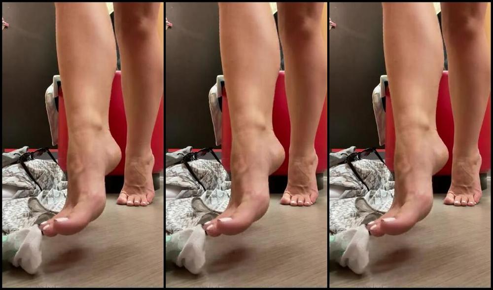 Goddess Mads Nicknamed Mad4Soles Onlyfans Had A Little Bit Of Fun In The Dressing Room Today Mani Pedi Day Is Tomorrow You Know What