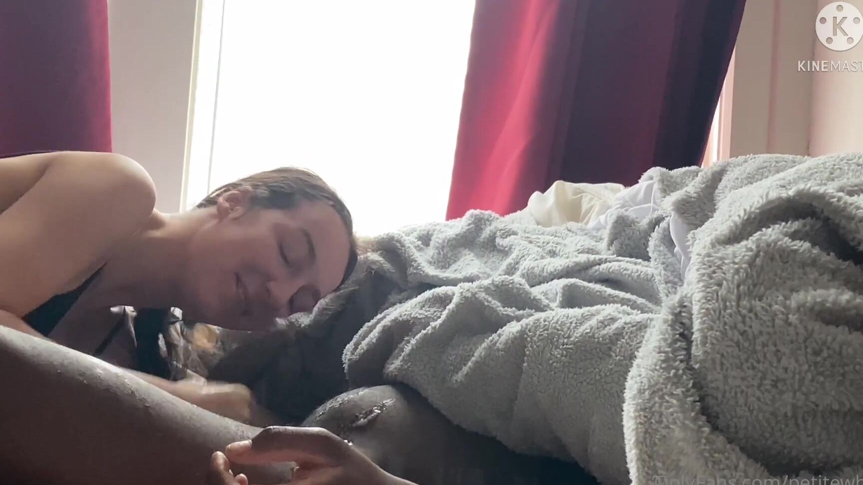 Effiesnow Sloppy Blowjob Throat Fuck Which Left My Throat Stretched And Sore And Finished Him Off Wi