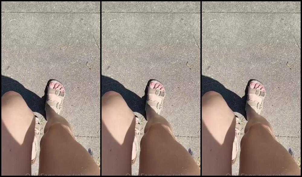 Athletoes Nicknamed Athletoes Onlyfans Nice Easy Stroll To The Coffee House