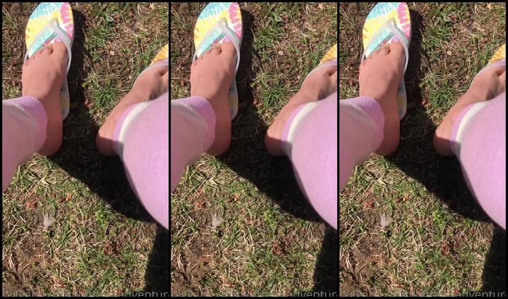 Adventuretoeskat Nicknamed Missadventuretoeskat Onlyfans I Know How Much You Love Flip Flops