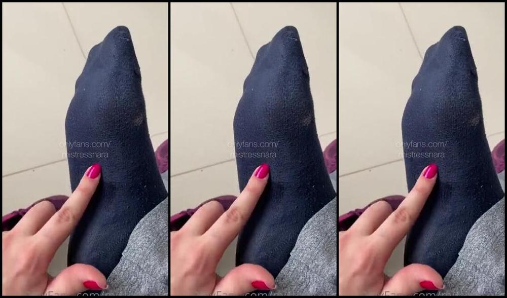 Mistressnara Onlyfans After An Intense Workout At The Gym I Took Off My Sneakers To Show You My Warm Pink And Sweaty Fee