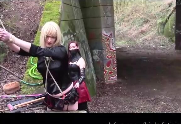 Vivienne L Amour Aka Vlproductionsuk Onlyfans Under The Bridge