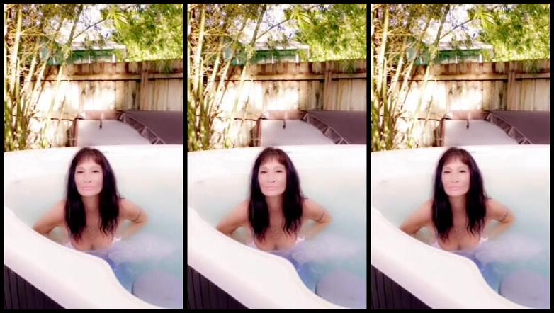 "Stormi Winters" milf, jeans fetish, jeans/pants wetting, outdoors WET JEANS Manyvids