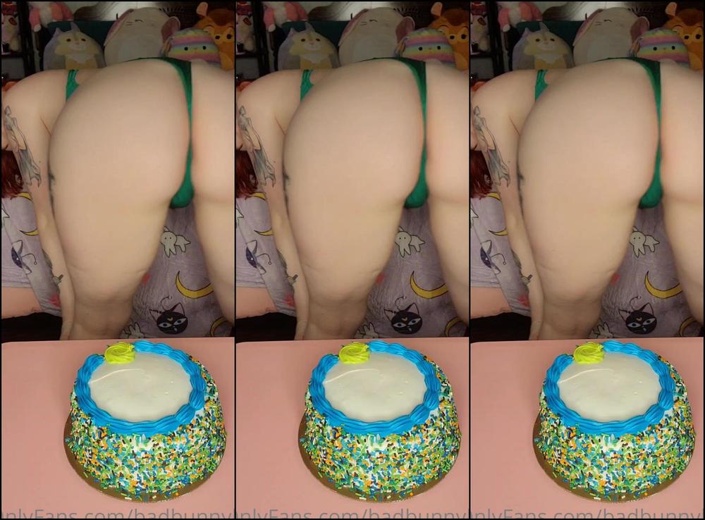 Bunnygirlnicole 2483638145 06 10 2022 Haha I Ve Never Done This Before Got Cake Everywhere Enjoy This Goofy Video