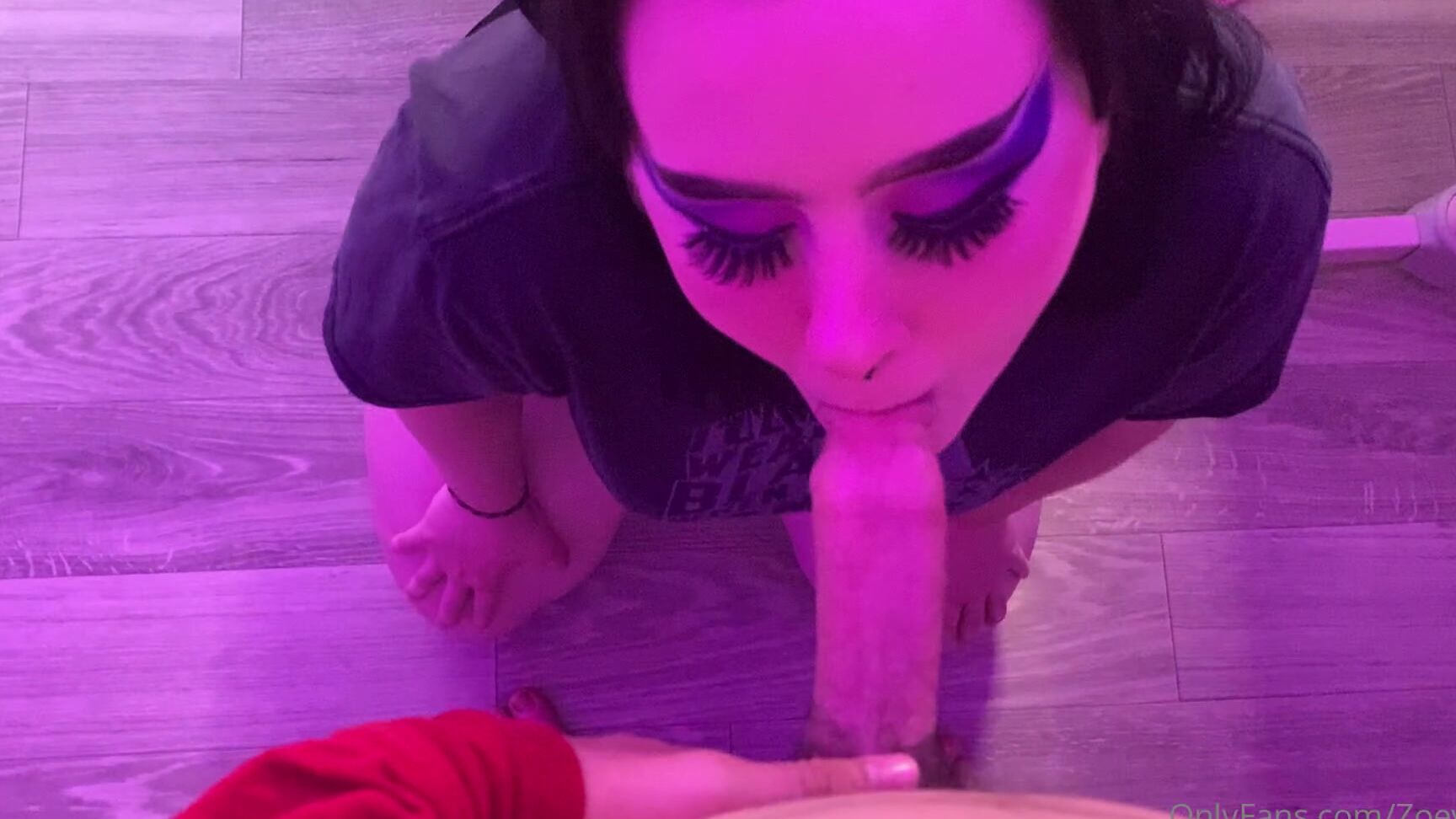 zoeyuso-17-06-2020-440139010-i-love-when-he-finger-fucks-my-ass-and-he-fucks-my-throat-part-2-in-ur-inbox