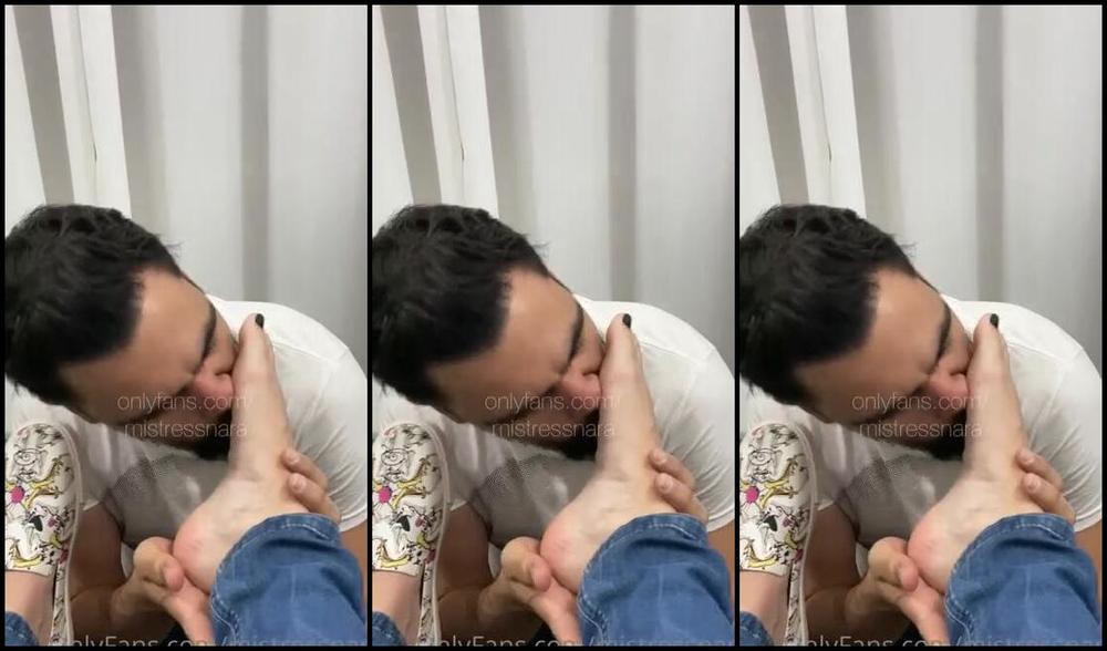 Mistressnara Onlyfans Hexfetish Loves To Feel The Heat Of My Feet Coming Out Of The Shoe Smell It And Then Run Your Ton