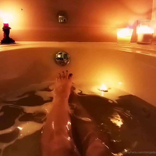 Mssjada Nicknamed Mssjada Onlyfans Playing In The Bath