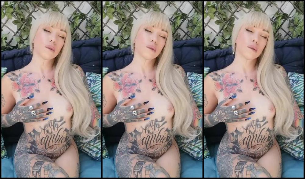 Queen Kinkerbell Nicknamed Kinkerbell23 Onlyfans Taking Full Advantage Of Having Outside Space Again Especially In This Heat Smoking My Morning Yh