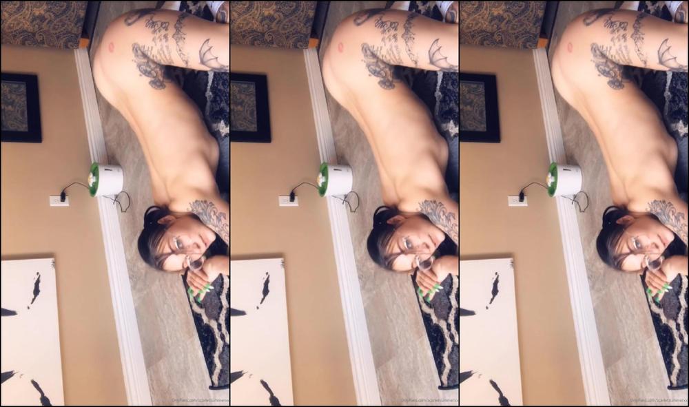 scarletsummerxx-12-03-2020-170350807-stretching-myself-out-like-an-extra-flexible-lil-hoe-