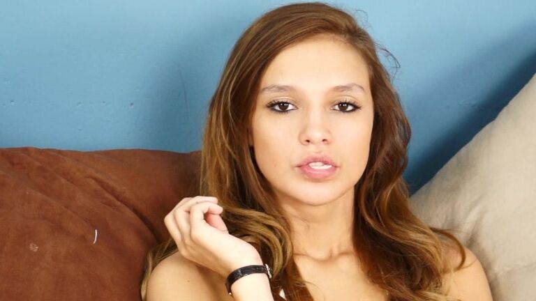 Custom Fetish Danielle Bubble Gum Snaps M Vzxd