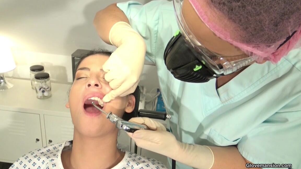 Glovemansion Kinky Dental Play With Coco Part