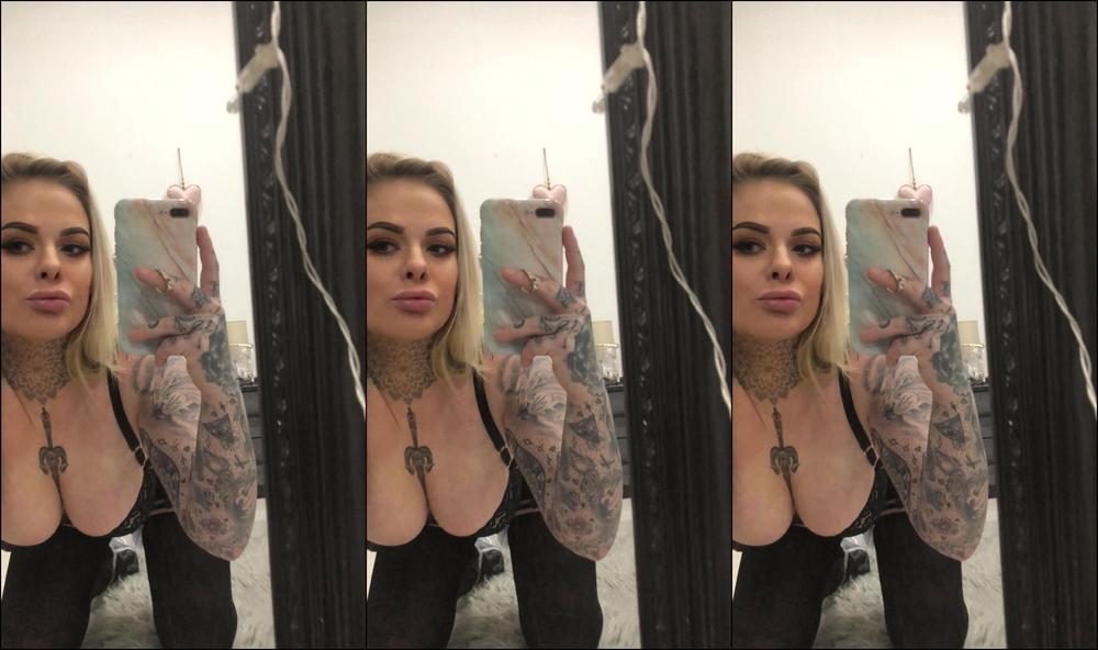 Giaxclarke Embracing My Pale Skin Today Hurry Up Summer Mama Needs Her Glow