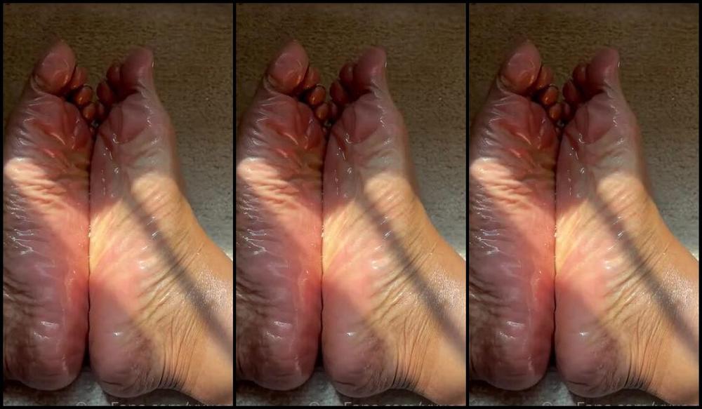Vxxenn Onlyfans Just A Close Up Of My Oily Soles 1