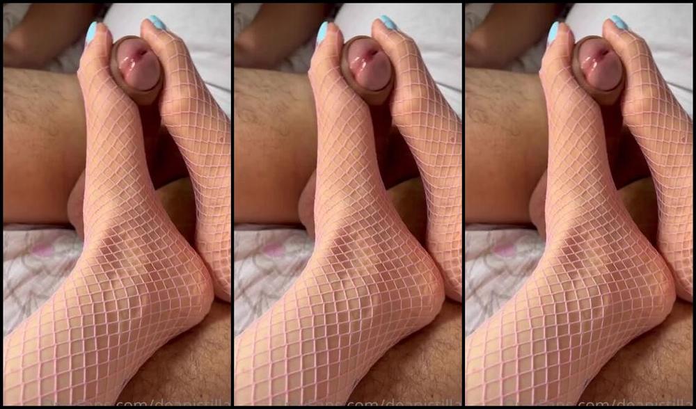 Deapistilla Nicknamed Deapistilla1 07 06 2023 Onlyfans Video Calze A Rete Rosa