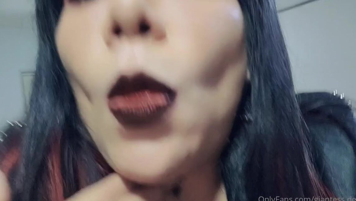 Giantess Debora Nicknamed Giantess Debora Onlyfans Be A Rock Girls Little And Tasty Food Available For Custom