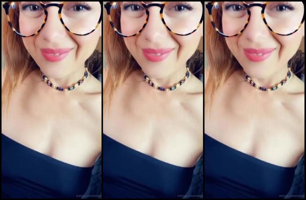 Nylonskitten Nicknamed Nylonskitten 04 02 2020 Onlyfans Video Video Clip Bonus Taking Down My Nylons Want To Have A Taste