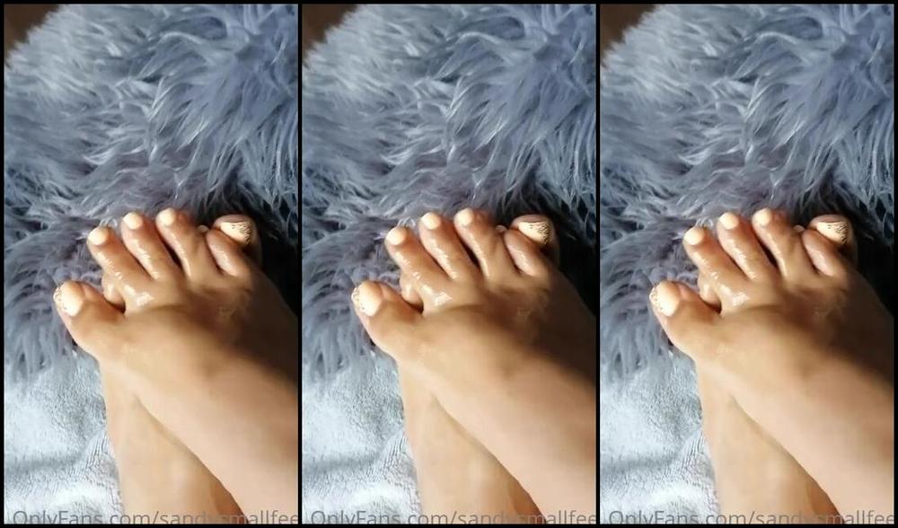 Mica Sandy Nicknamed Sandysmallfeet Onlyfans Lubricant On My Toes Enjoy