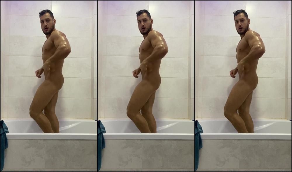 Garihale Look At How I Took A Shower This Morning