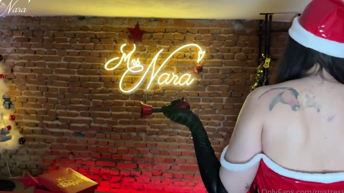 Mistressnara Onlyfans My Christmas Tree Is Different Minha Rvore De Natal Diferente