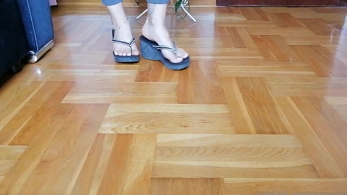 Mica Sandy Nicknamed Sandysmallfeet Onlyfans Sexy Dangling Shoe Play Because You Asked