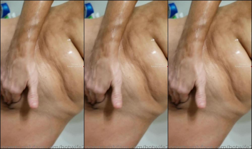 Hotwifevenessa Cum Get Dirty This Morning With In The Shower I M Horny Daddy Now Hit That Button