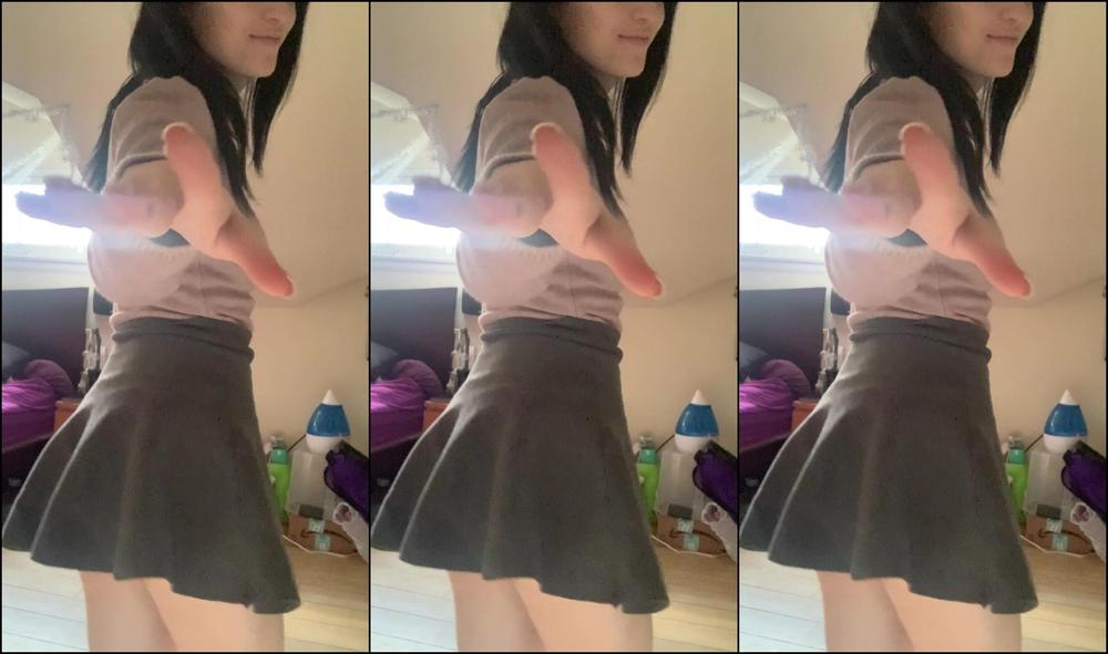 Elizabethreed A Little Strip Tease To Music I Like Always Fun Anyone Able To Guess The Song