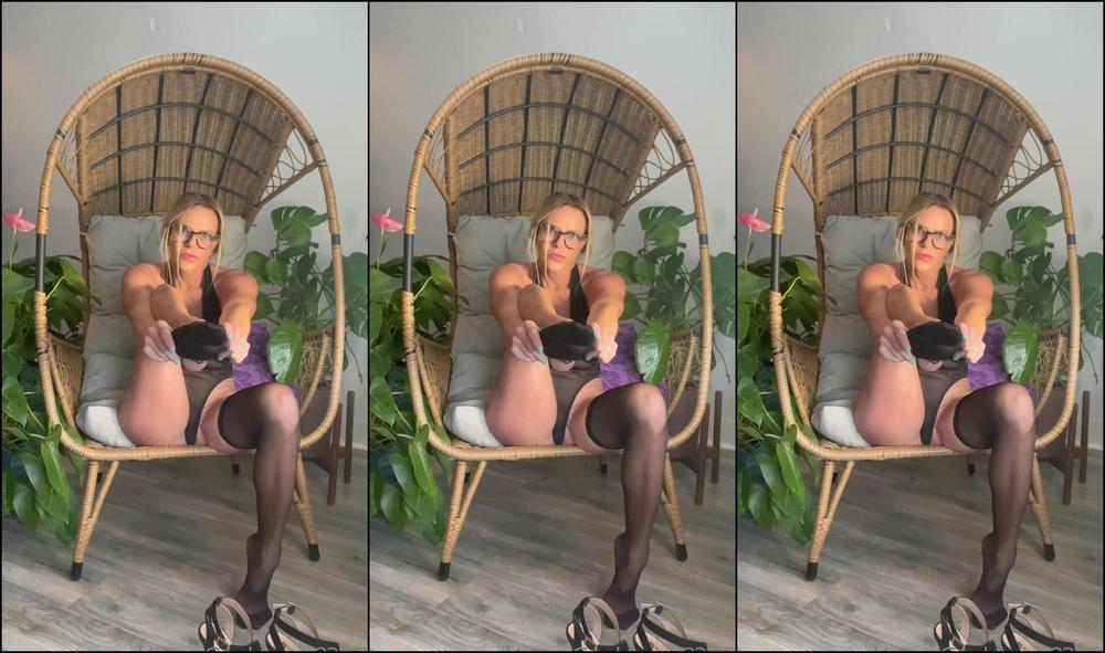 U What Happens In The Chair Stays In