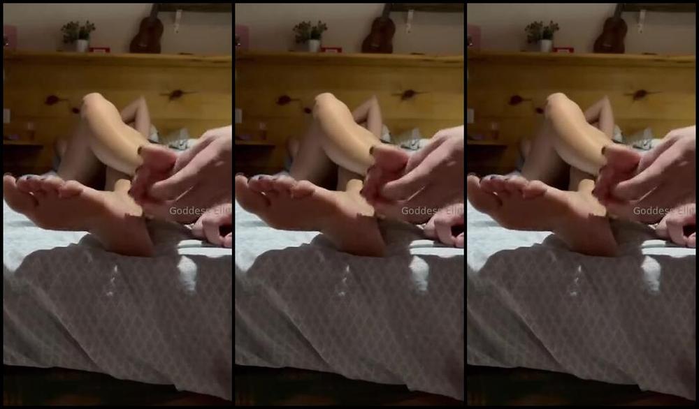 Goddessellen96 Onlyfans Video Of Tickles