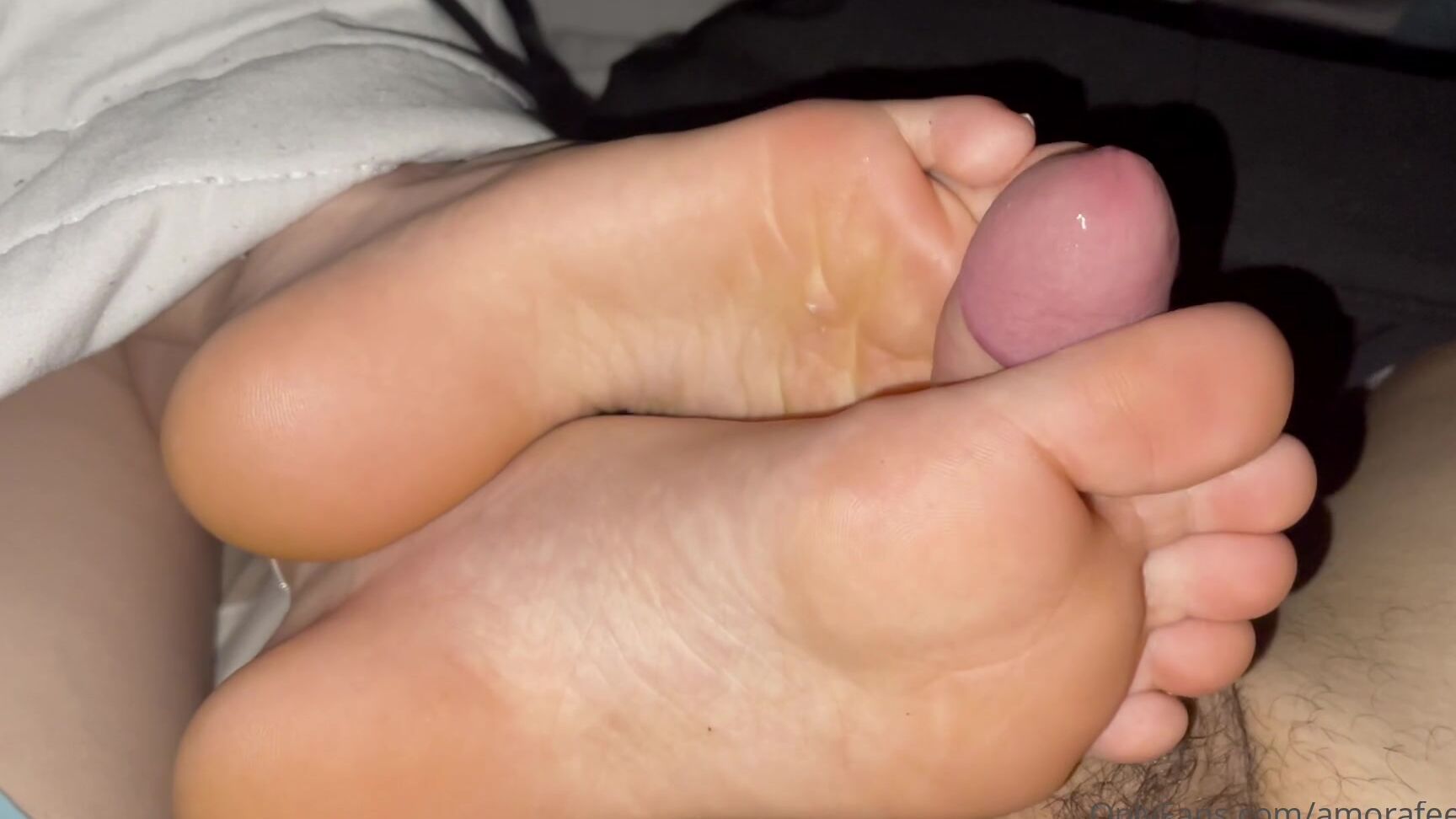 Amorafeet Ofc This Soft Soles Makes A Delicious Footjob Mjaime