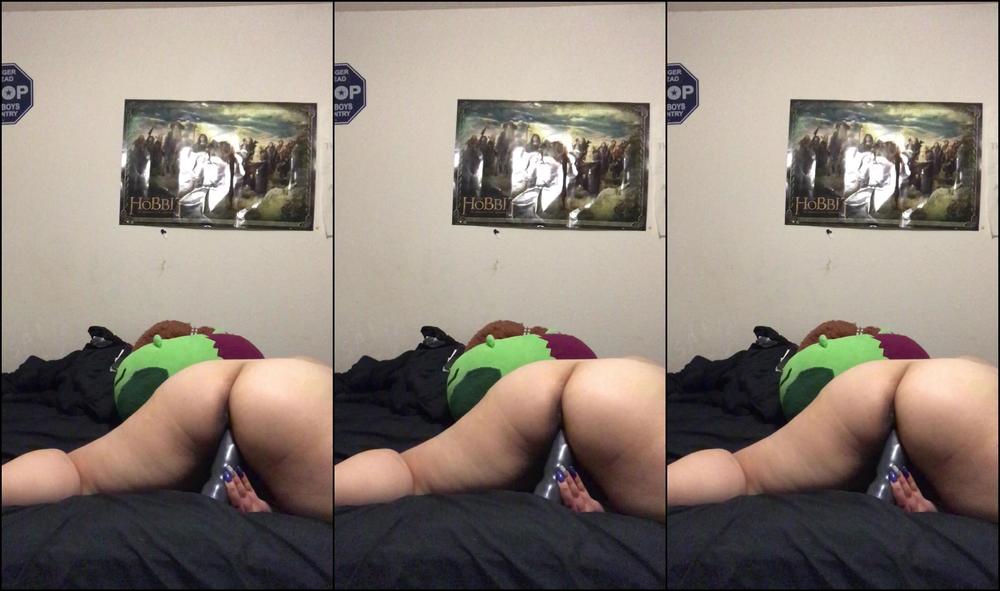 Missbustylatina Naked Fun In My Bed