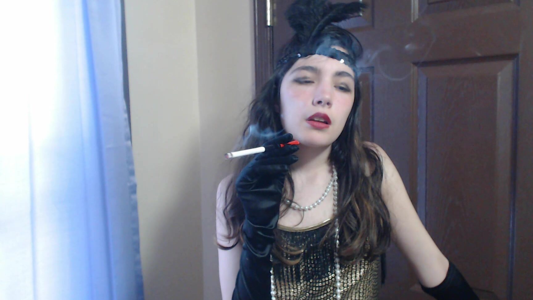 Annabelle Bestia Falpper Smoking