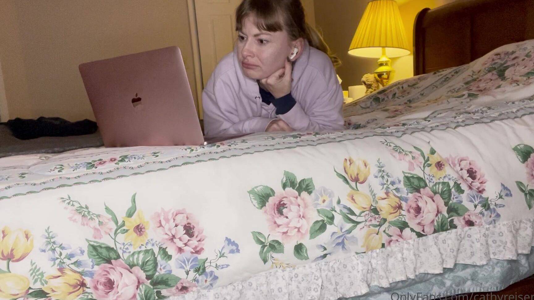 Cathyreisenwitz 2701609684 12 01 2022 Tonight I Learned About Men Who Dry Hump Down Filled Sleeping Bags And Ngl I Didn T