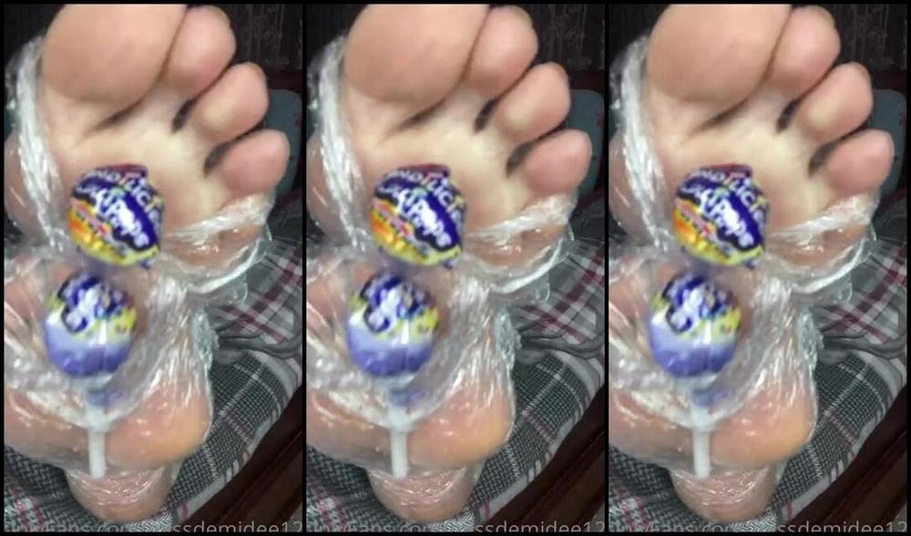 Miss Demi Dee Nicknamed Missdemidee123 Onlyfans Feet Far Too Precious For You Stinking Up Nicely In Cling Film And Shoving A Suckable Lolipop Bet 1