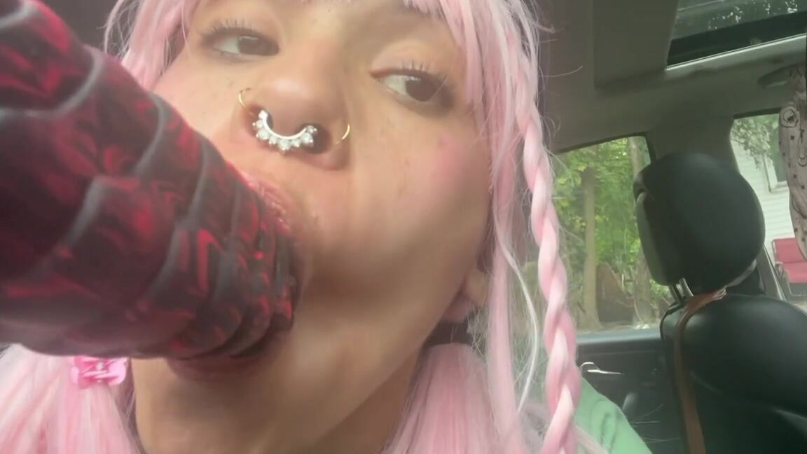 Theunholychi Nicknamed Theunholychi Onlyfans Sucking Alien Dick While The Neighbor Watching C4