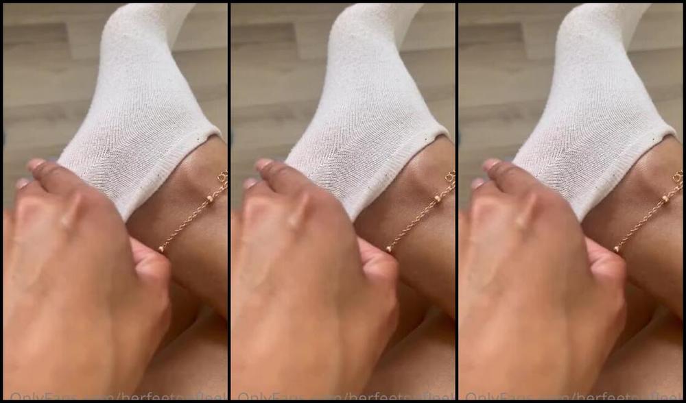 Fleek Feet Aka Herfeetonfleek Onlyfans Open With A Smile