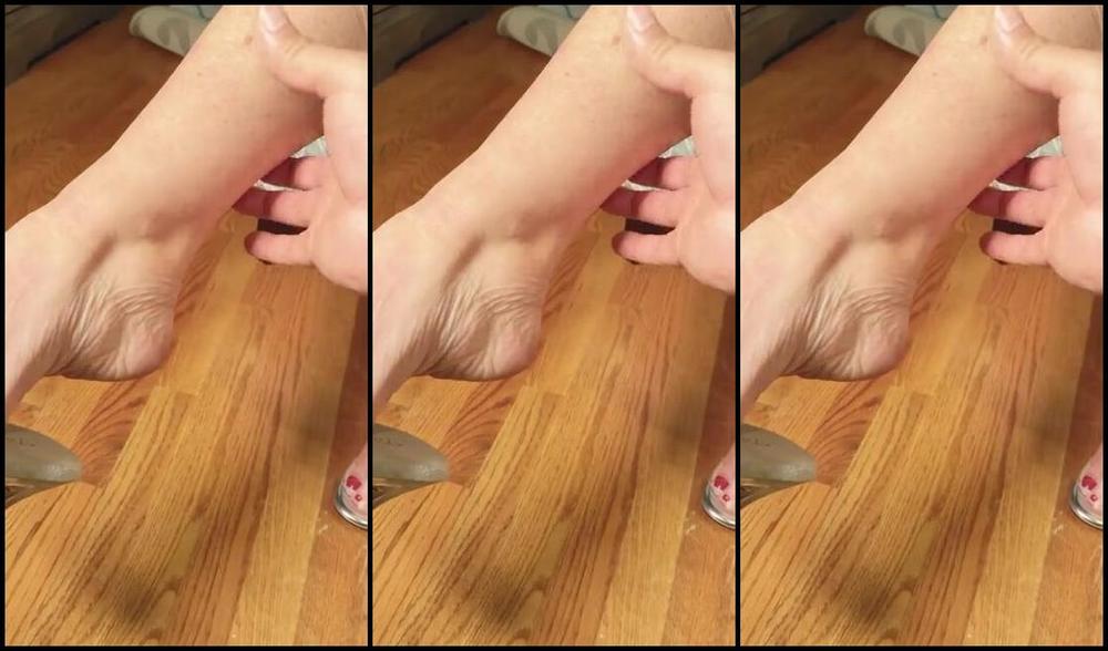 Kate Dangle Nicknamed Katedangle 01 07 2024 Onlyfans Video Throwback To The Very First Video Of My Feet Roughly One Year Ago This Was The