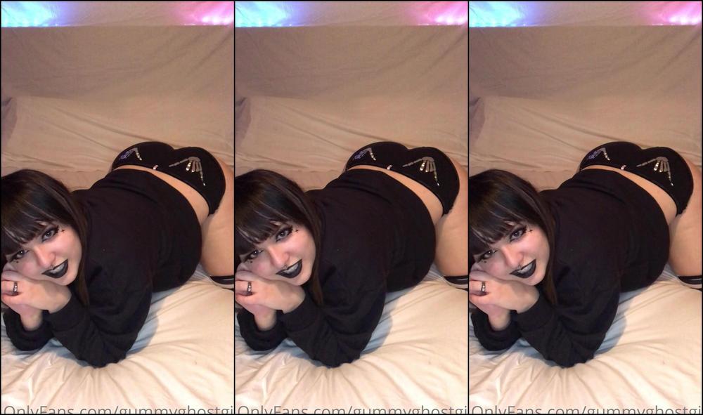Gummyghostgirl 2020 08 31 803546059 Your Goth Gf Is Feeling Flirty